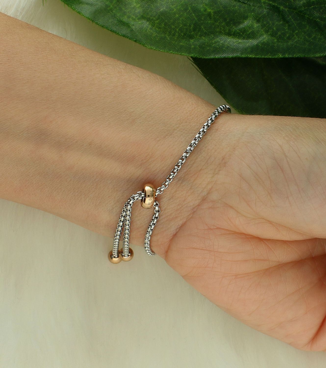 Bransoletka damska znak zodiaku Baran Nomination Italy Milleluci rosegold 028014 001  Wykonana ze stali szlachetnej, zdobiona mieniącymi się, błyszczącymi cyrkoniami pave oraz zawieszką ze znakiem zodiaku BARAN w kolorze różowego złota..jpg